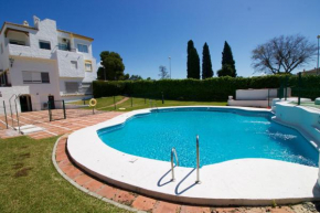 Vista Hermosa pool and garden by Lightbooking